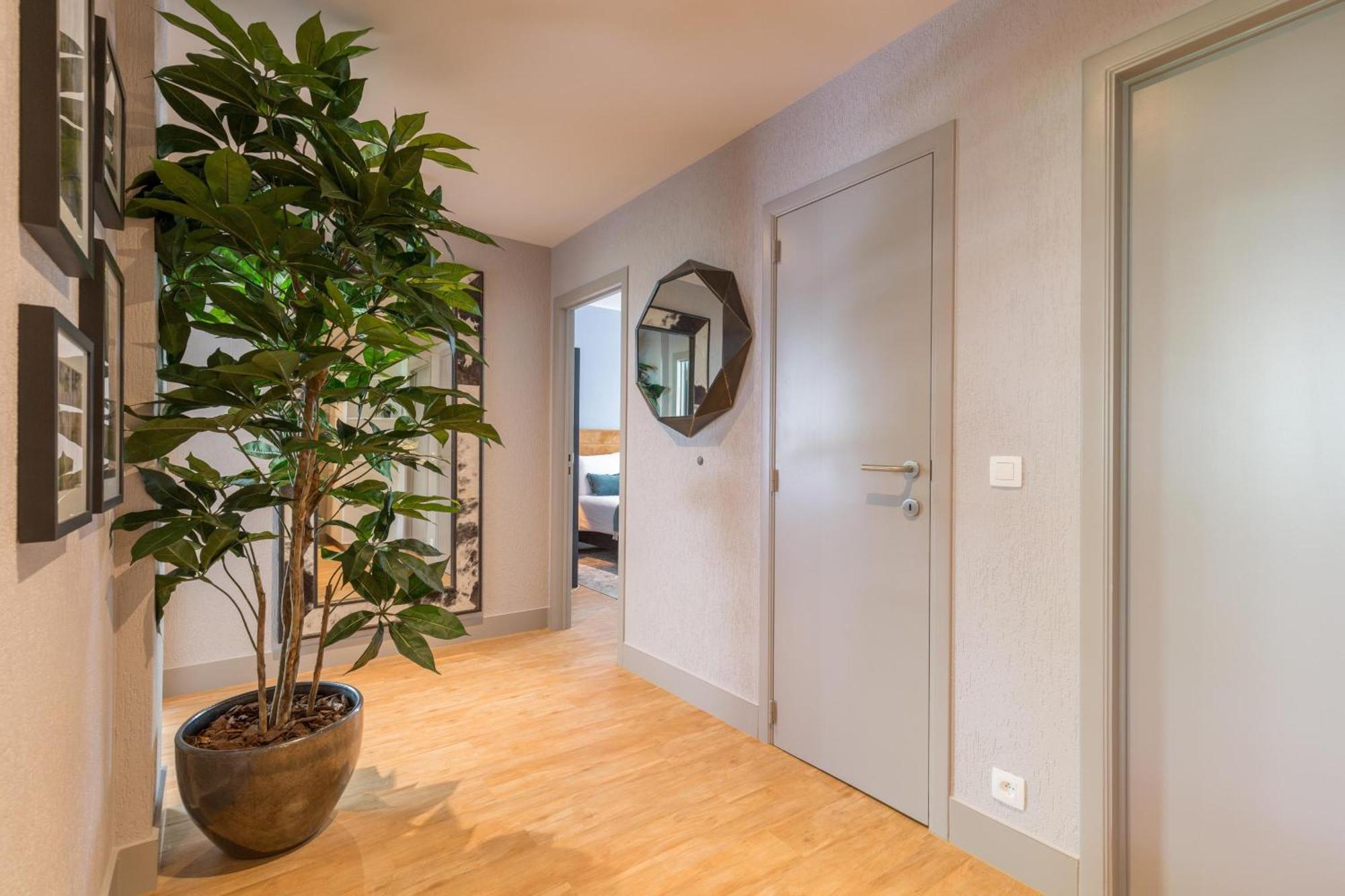 Leonardo Hotel Antwerp The Plaza Екстериор снимка
