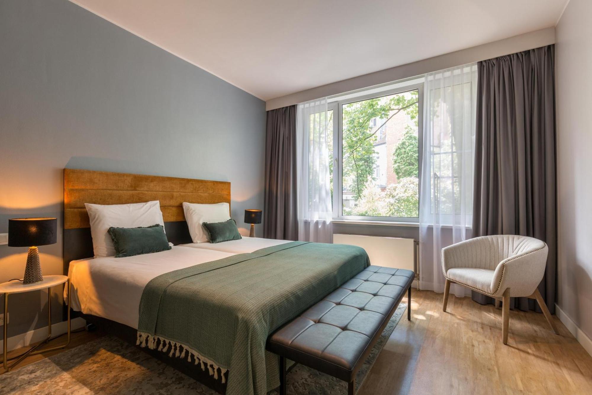 Leonardo Hotel Antwerp The Plaza Екстериор снимка