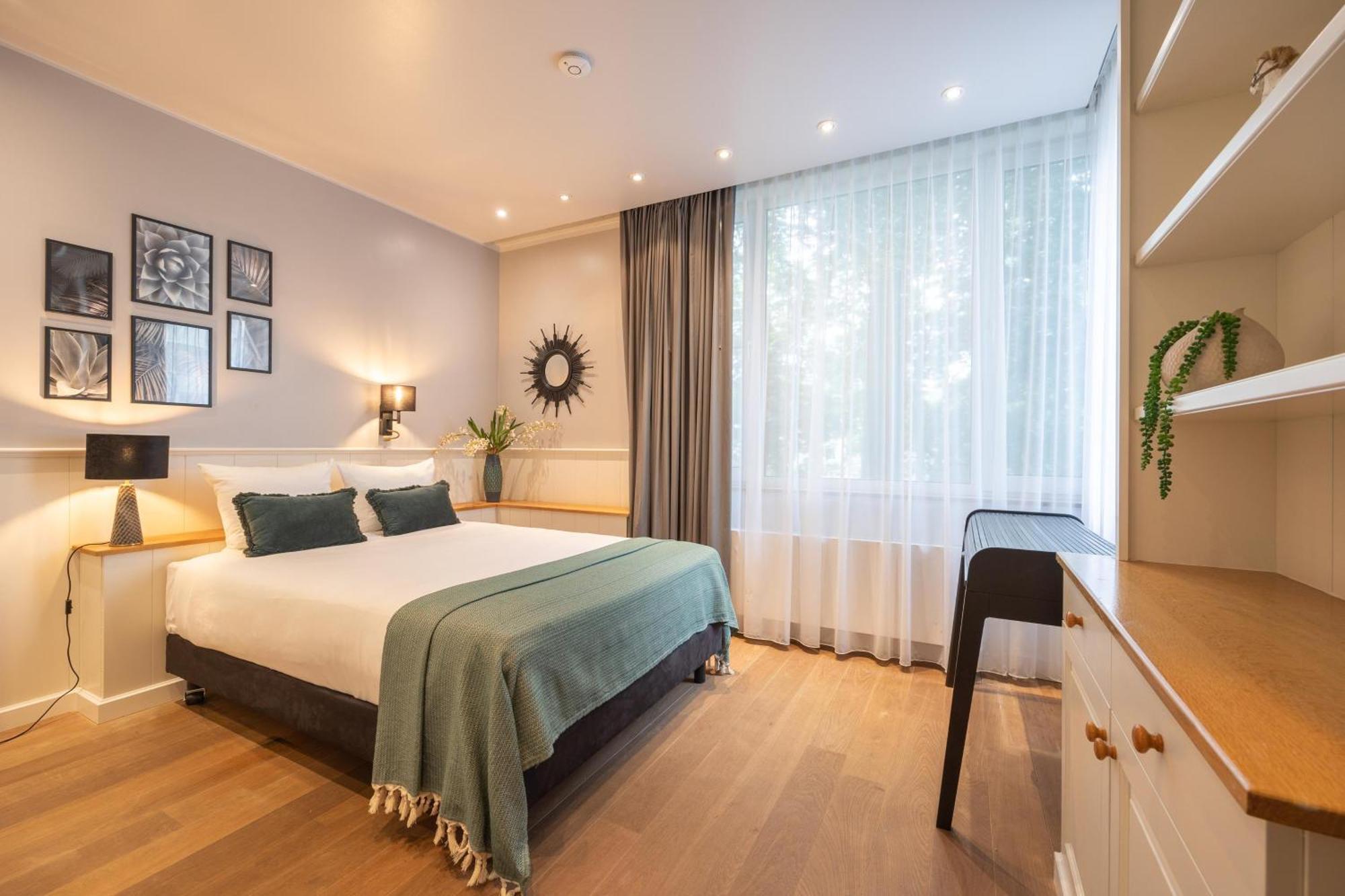 Leonardo Hotel Antwerp The Plaza Екстериор снимка