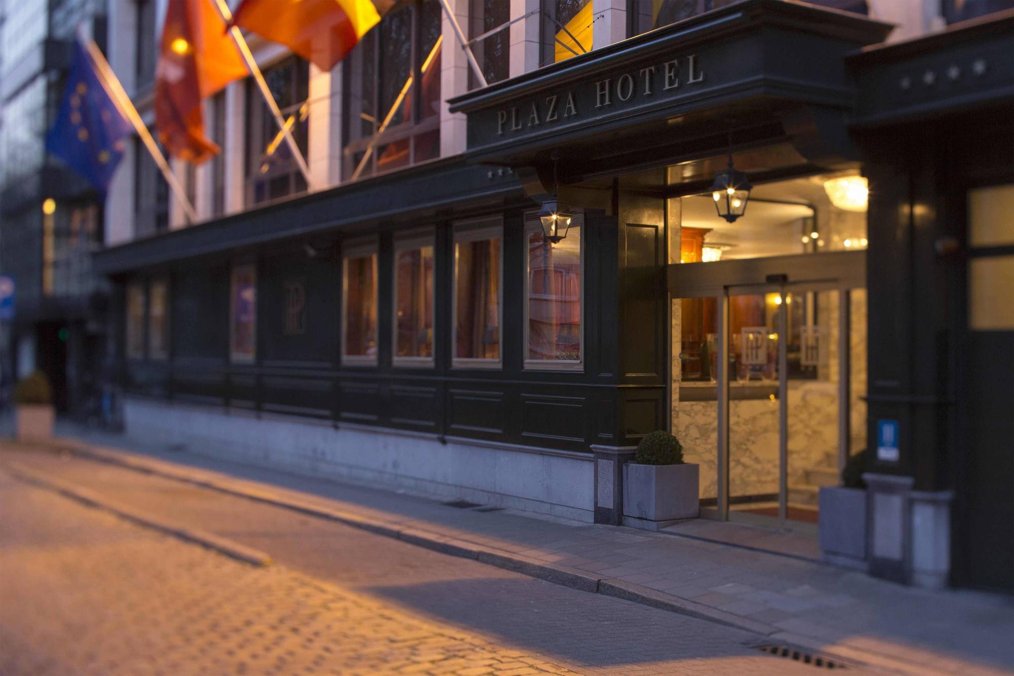 Leonardo Hotel Antwerp The Plaza Екстериор снимка